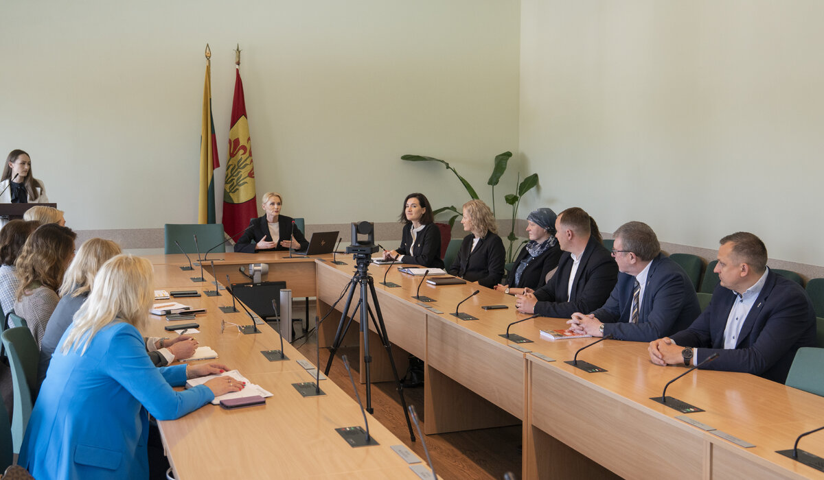 Mokiniai – mokyklos biudžeto planuotojai: Vilniaus rajono patirtis pristatyta savivaldybėje