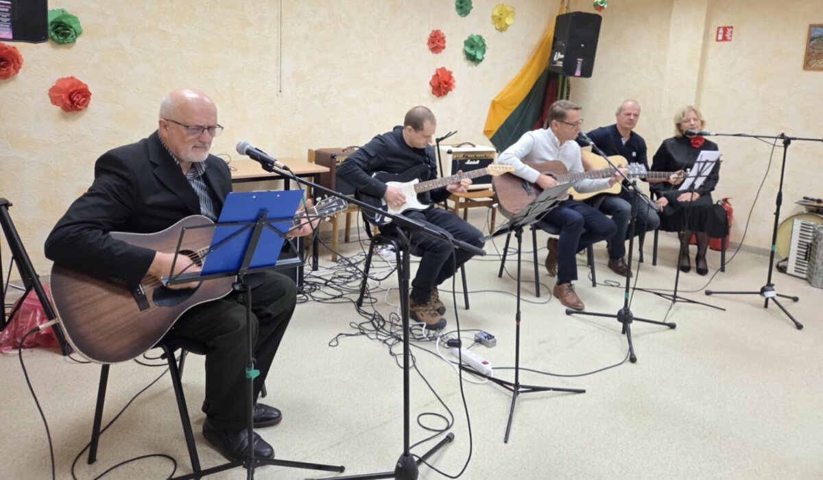 Alytaus rajono Genių kaimo bendruomenė įgyvendino projektą „Muzika Geniuose“
