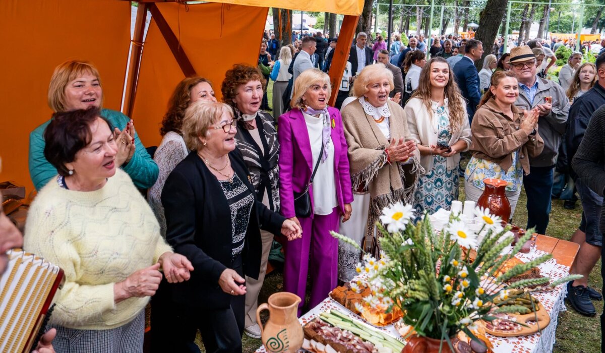Valstybės ir Tautiškos giesmės dieną svečiai galėjo pažinti Alytaus rajoną iš arčiau 