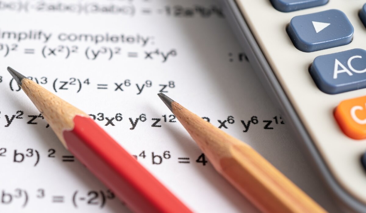 Alytaus r. Simno gimnazija skelbia atranką matematiko mokytojo pareigoms užimti