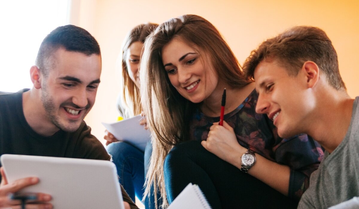 Iki rugsėjo 30 d. priimami prašymai vienkartinei paramai studijoms