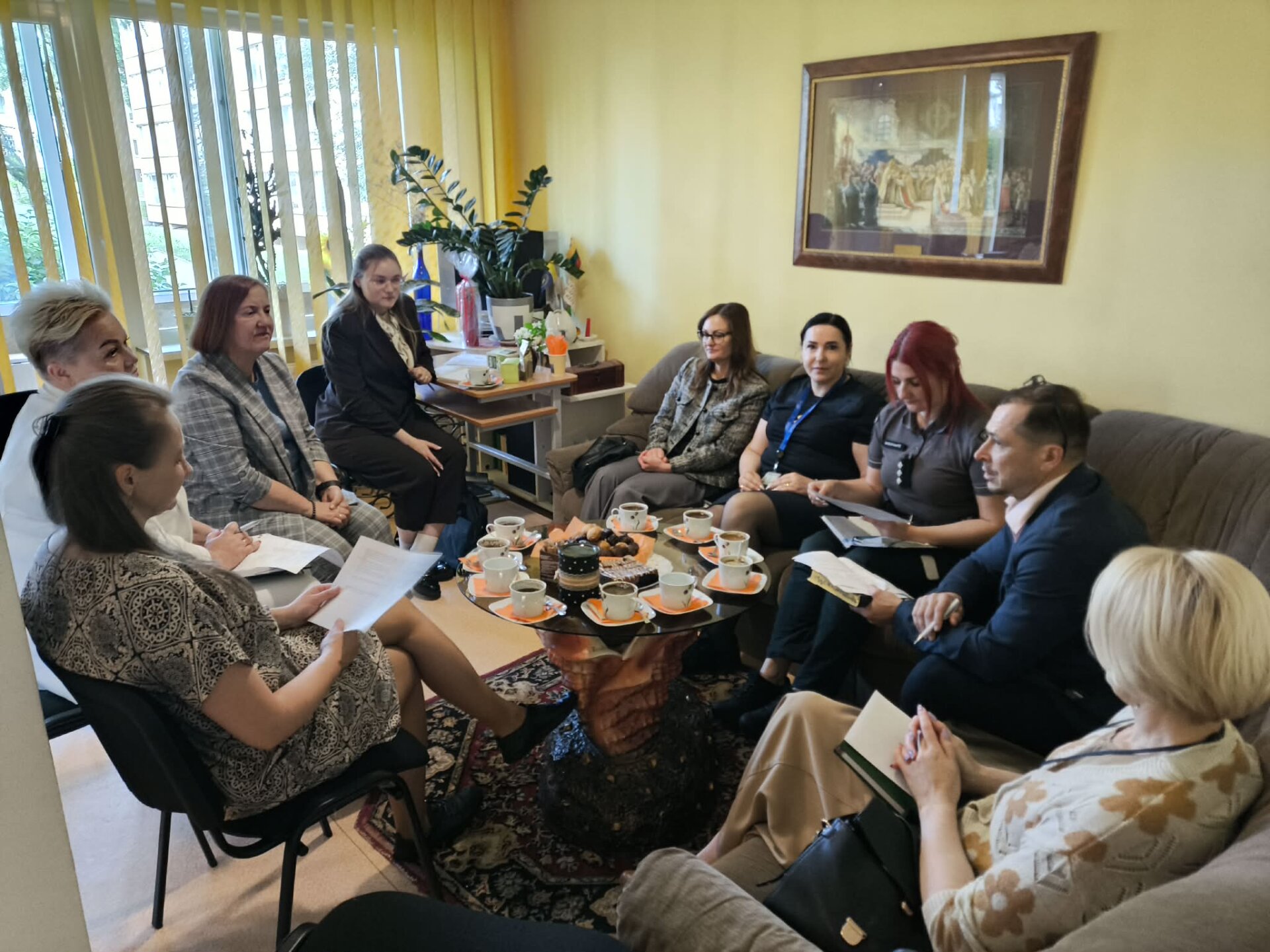 Alytaus rajono savivaldybės Smurto artimoje aplinkoje prevencijos komisijos susitikimas Moterų krizių centre Alytaus rajono savivaldybės Smurto artimoje aplinkoje prevencijos komisijos susitikimas Moterų krizių centre